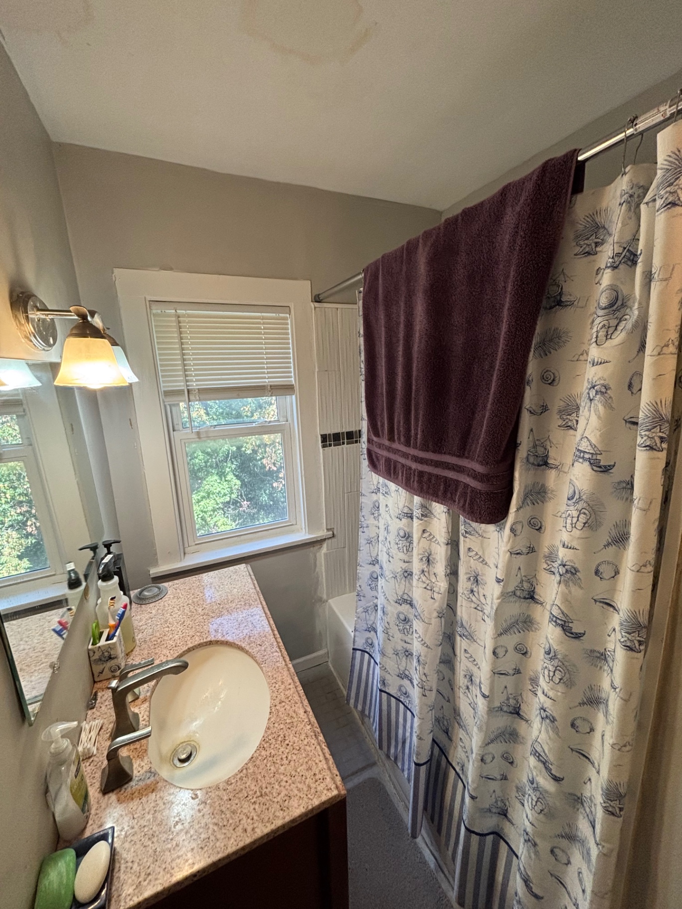 Full Bathroom at New Life Care